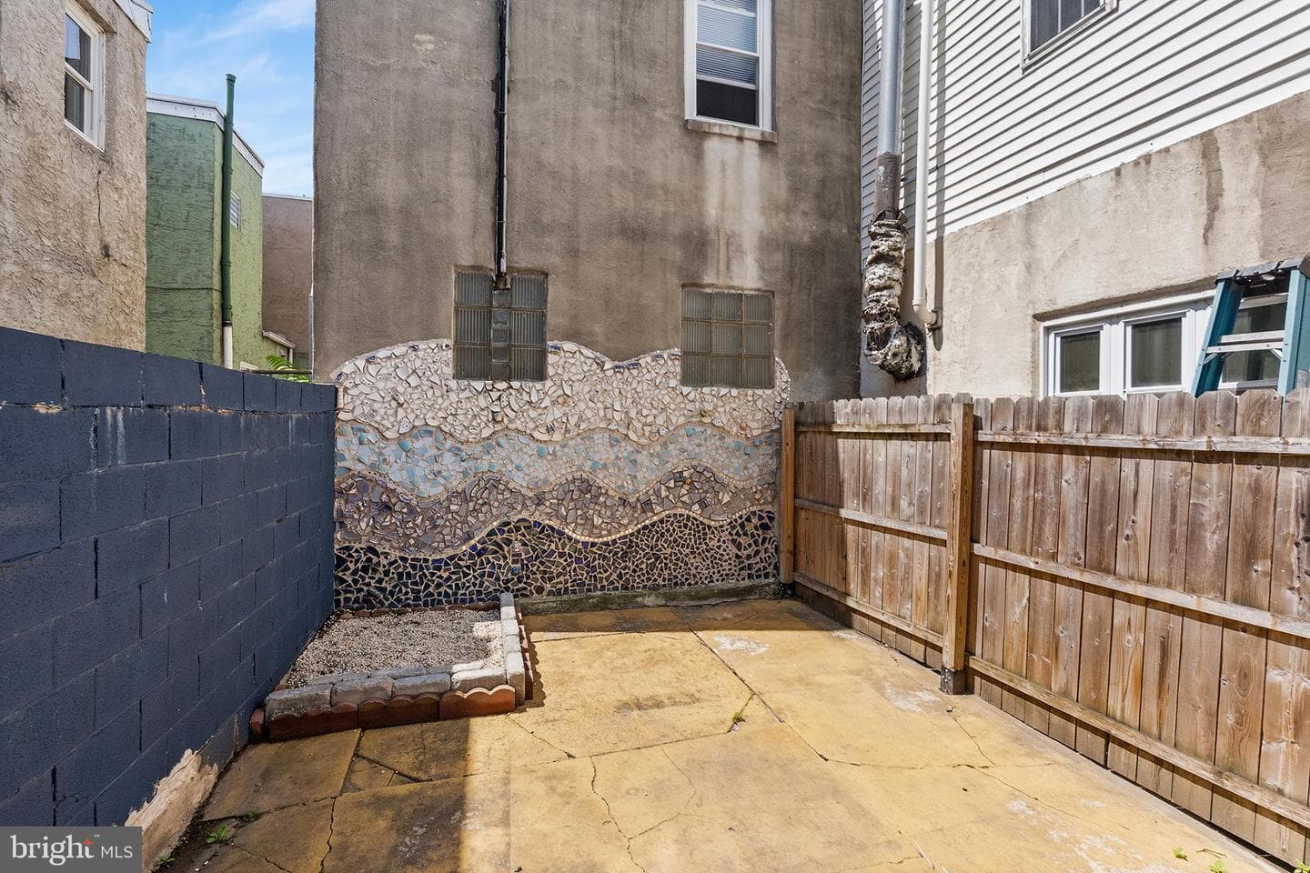 902 Emily Street photo 17