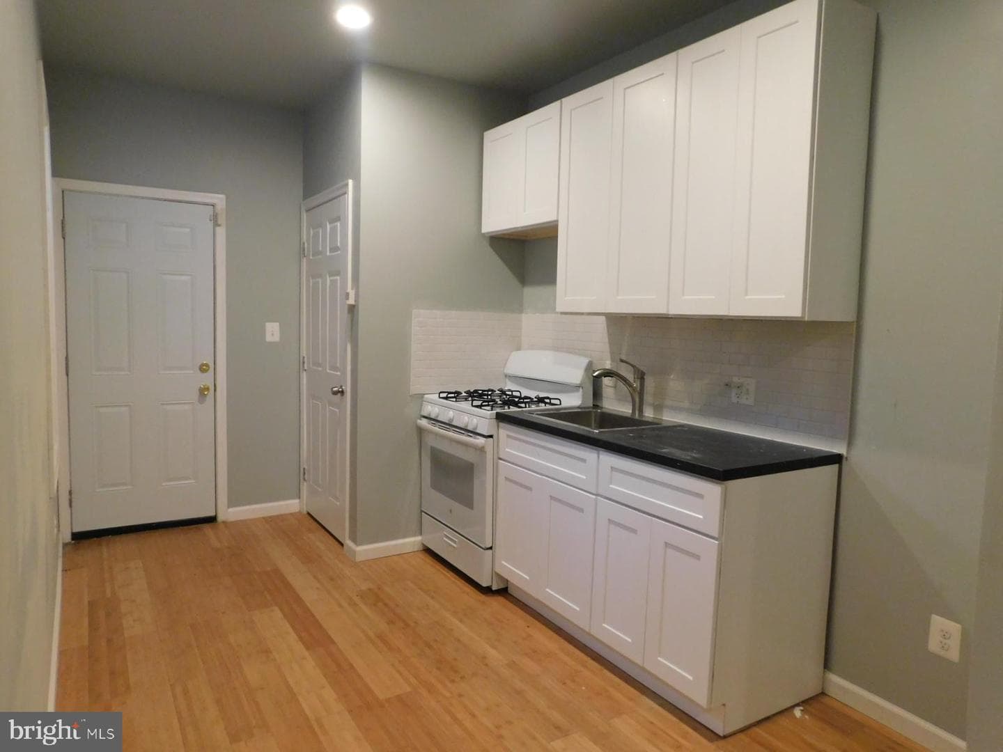 4215 Parrish Street photo 4