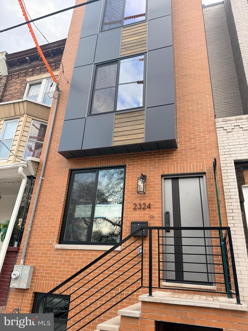 2324 Reed Street, Philadelphia