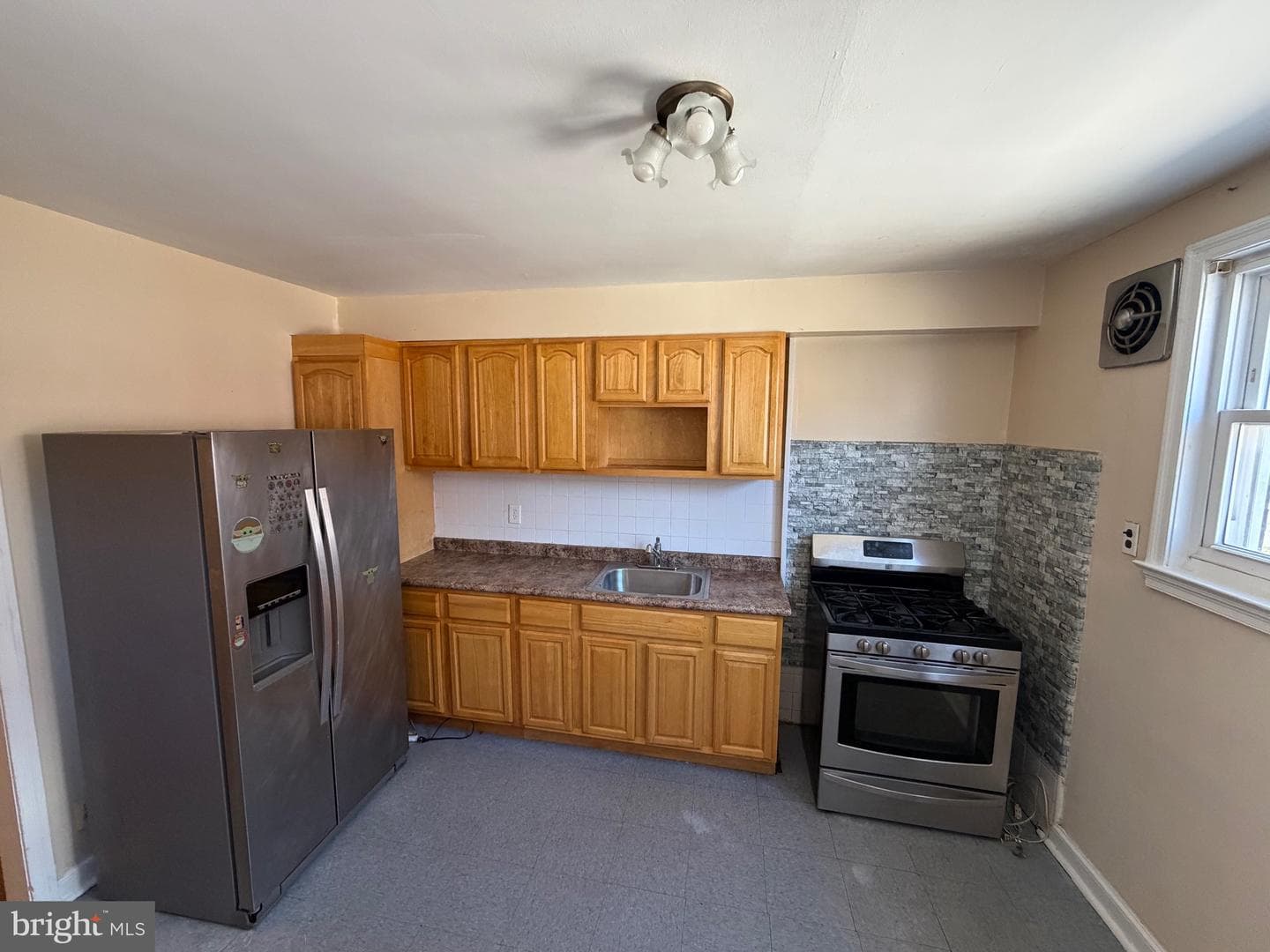 1503 Hellerman Street photo 8