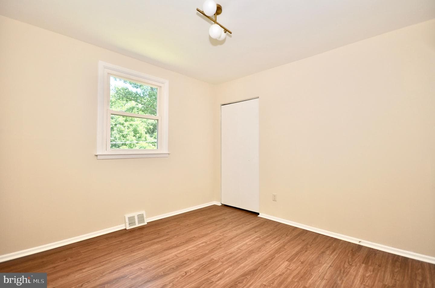 15155 Milford Street photo 21