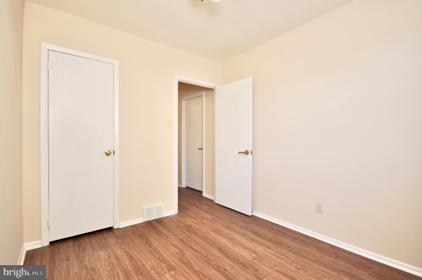 15155 Milford Street photo 23