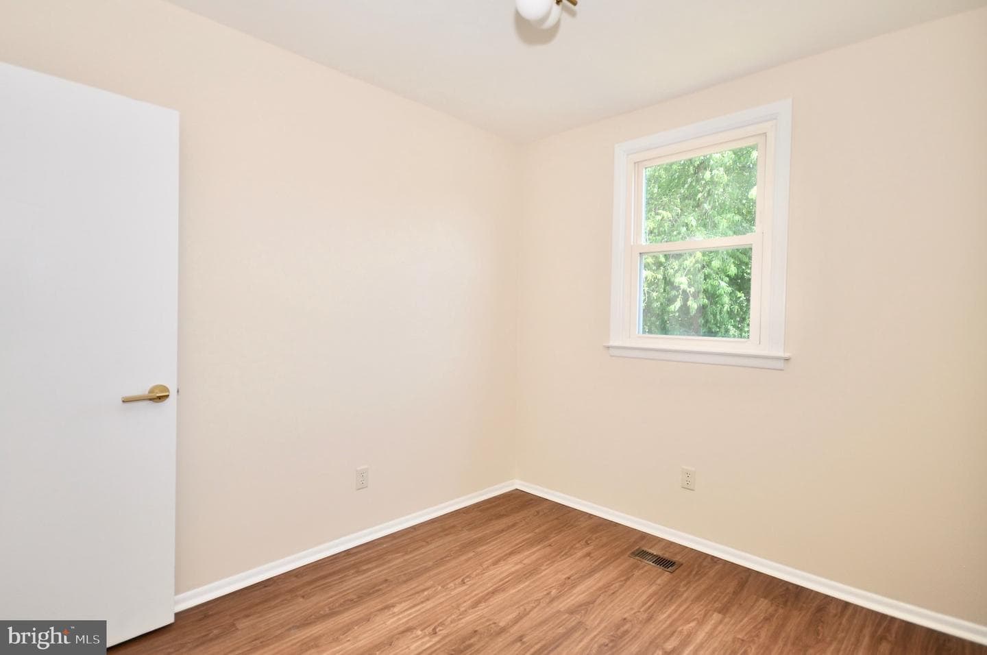 15155 Milford Street photo 24