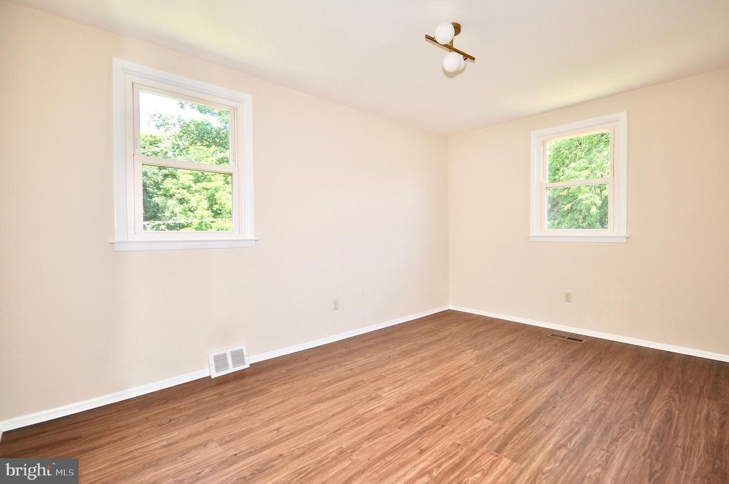 15155 Milford Street photo 28
