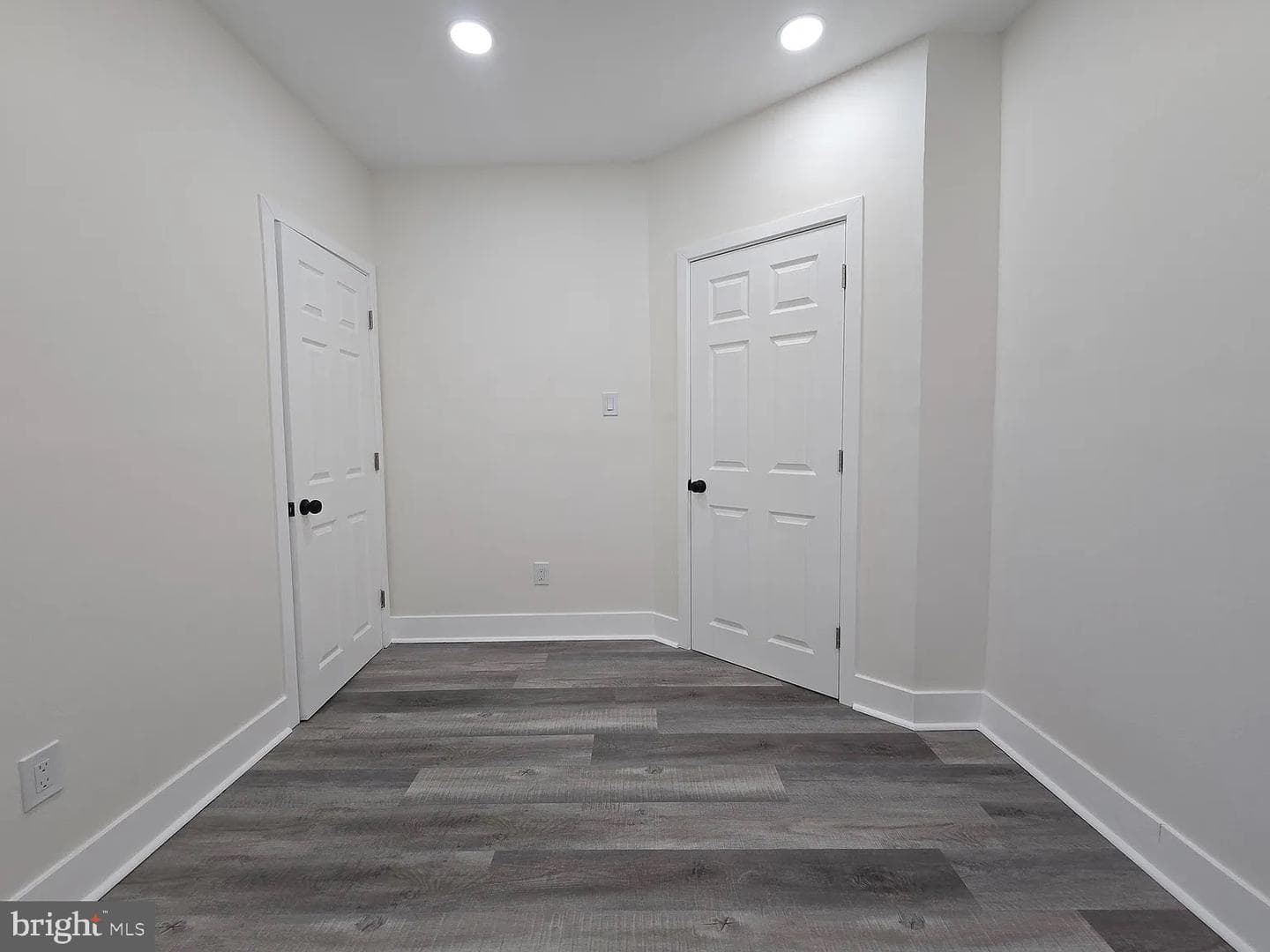962 Carver Street photo 11