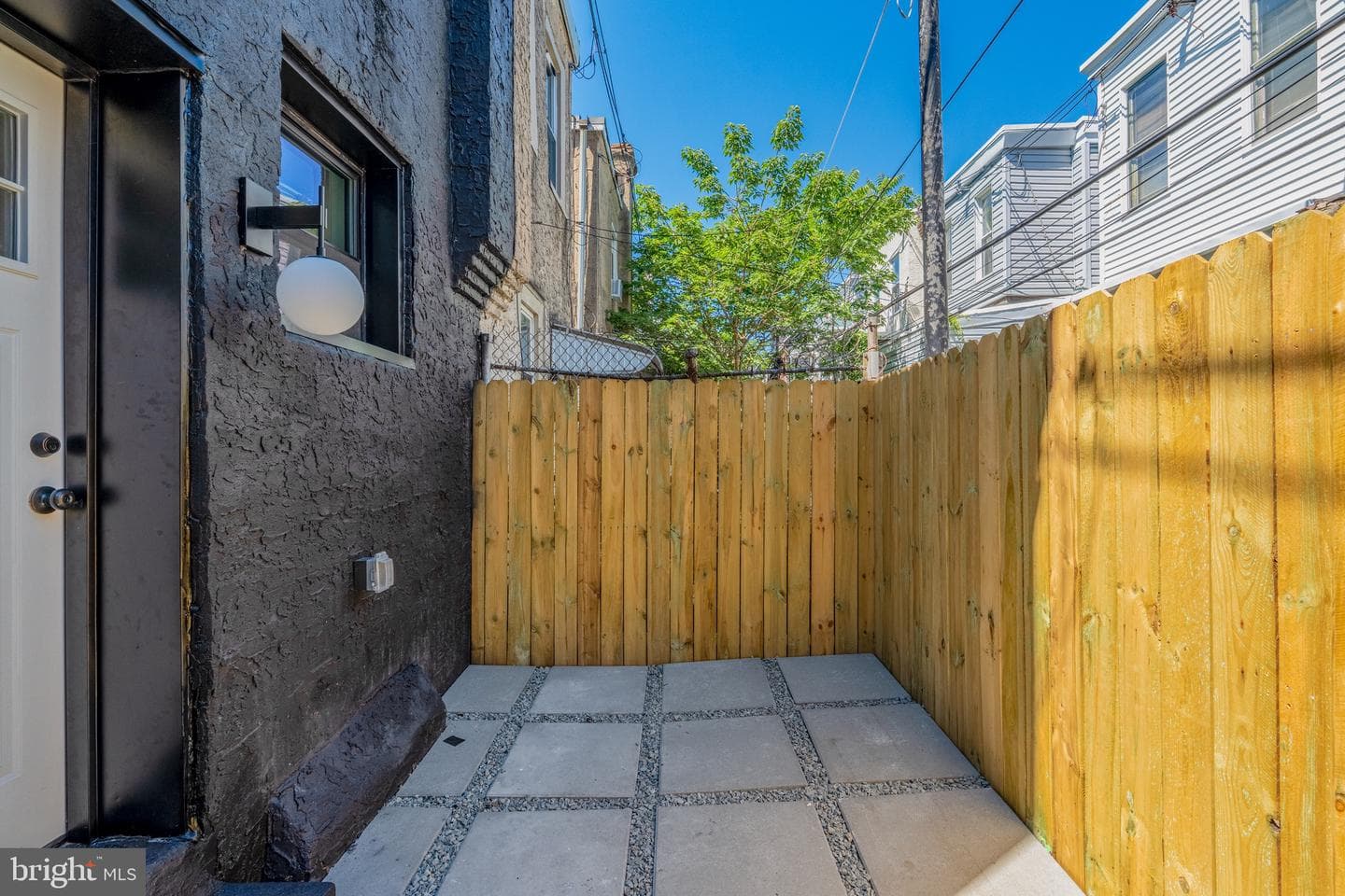 1405 N Corlies St photo 27