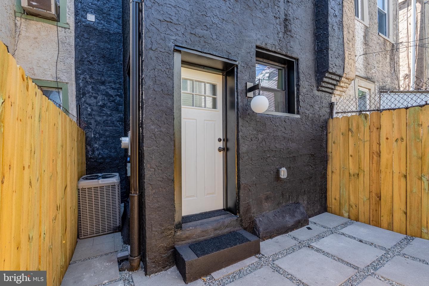 1405 N Corlies St photo 28
