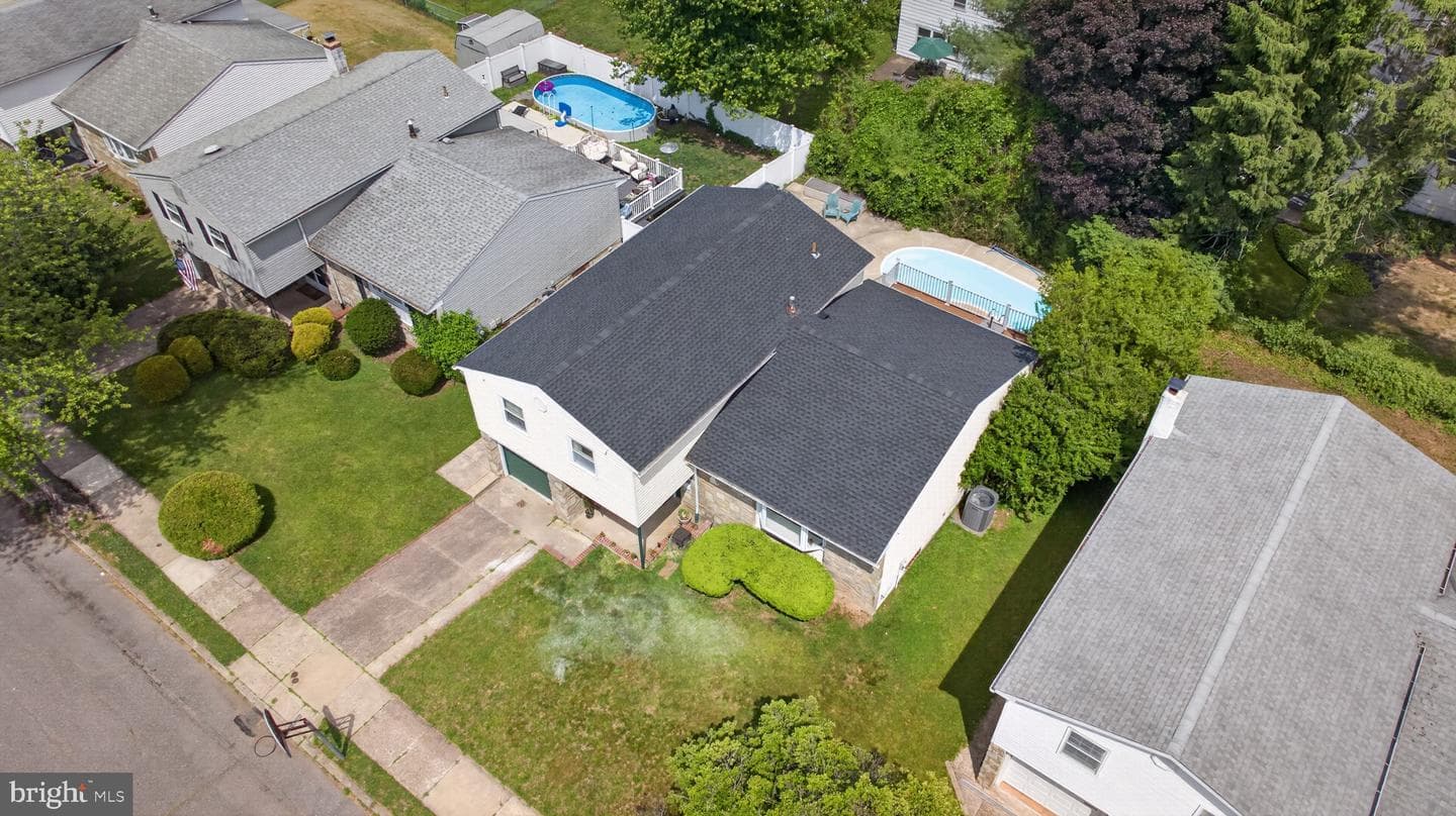 463 Pinewood Road photo 5