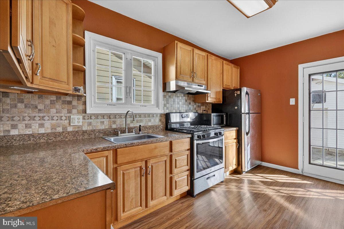 1425 Bleigh Avenue photo 10