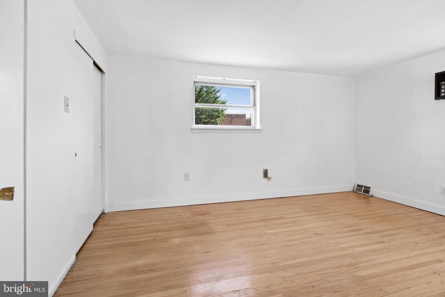 2731 Tolbut Street photo 10