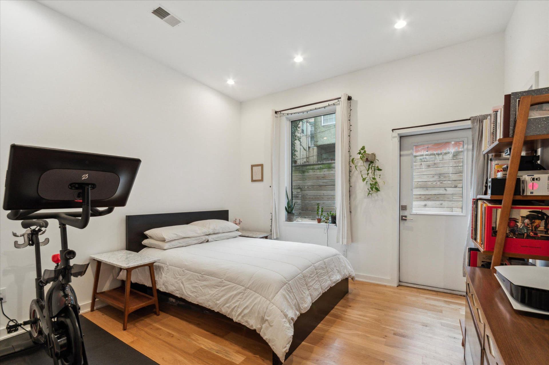 1617 N Hope Street #1d photo 12
