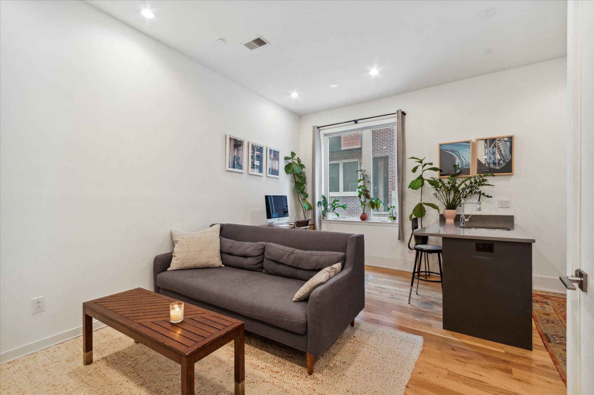 1617 N Hope Street #1d photo 3
