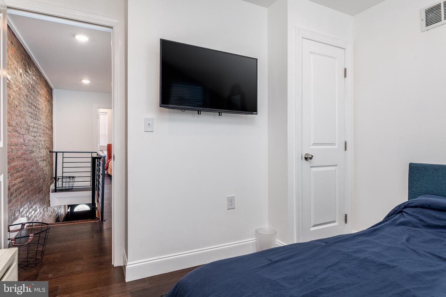 1540 N Hollywood Street photo 14