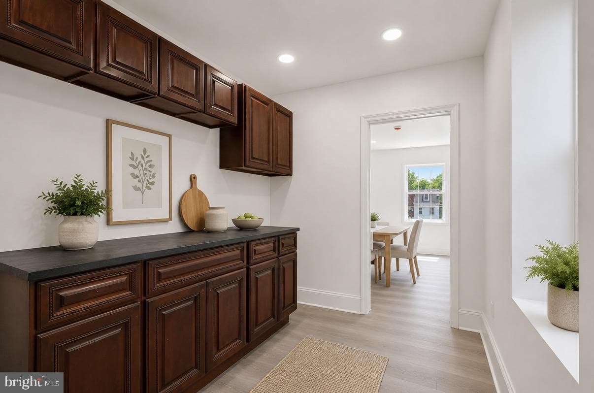 1820 Plum photo 21