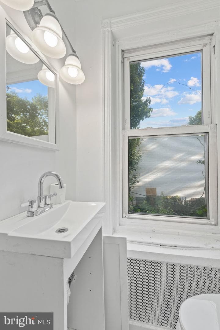 1364 W Spencer Street photo 17