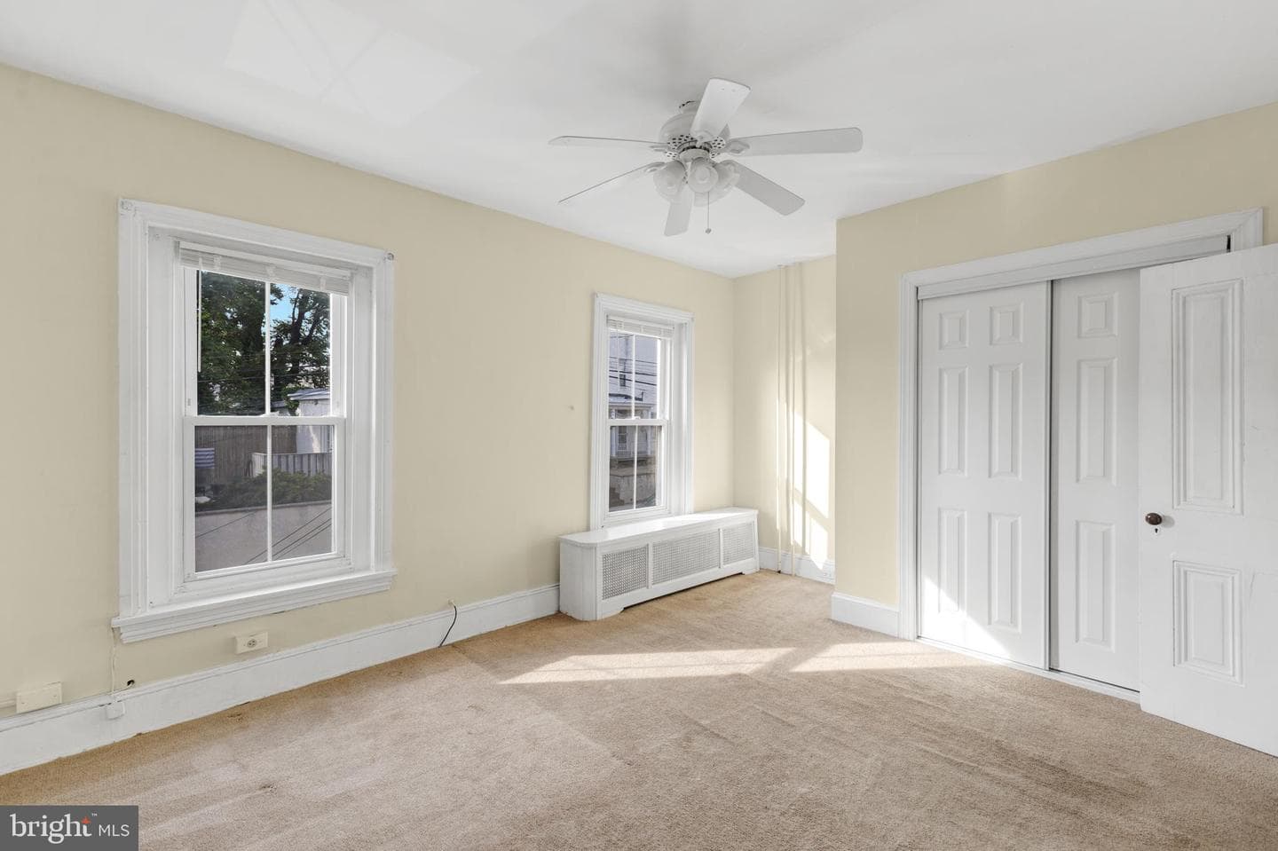 122 W Salaignac Street photo 17