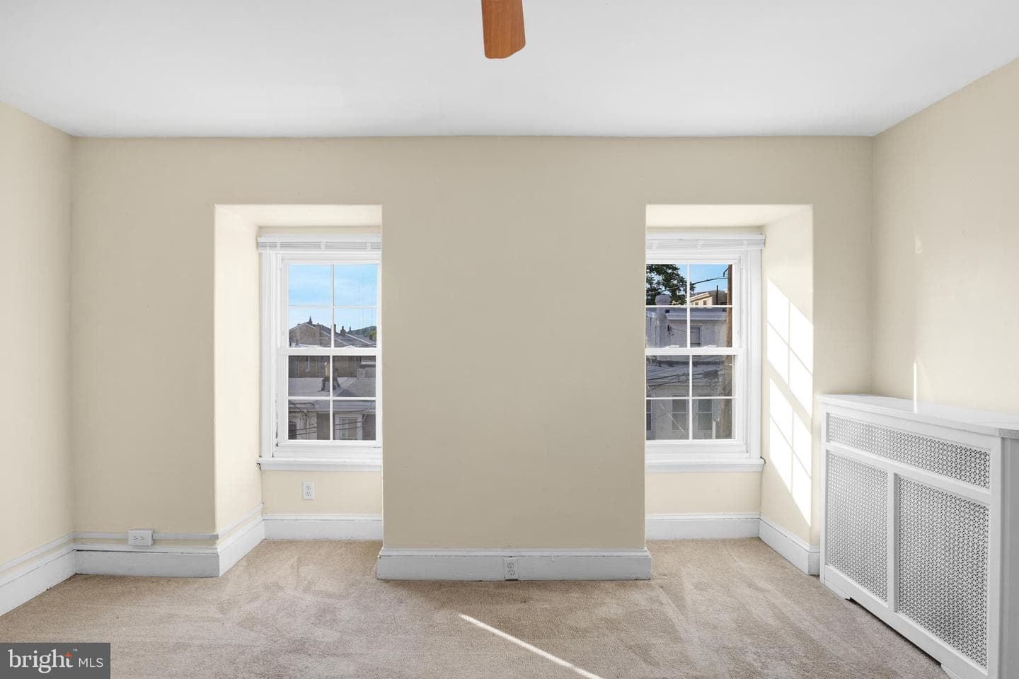 122 W Salaignac Street photo 23