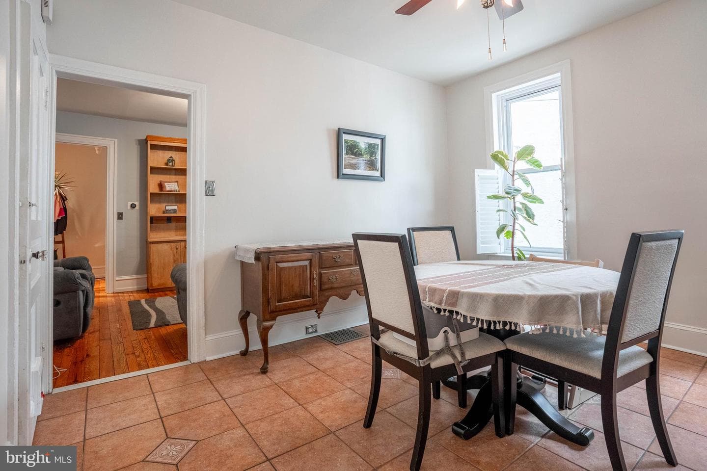 4326 Mitchell Street photo 10