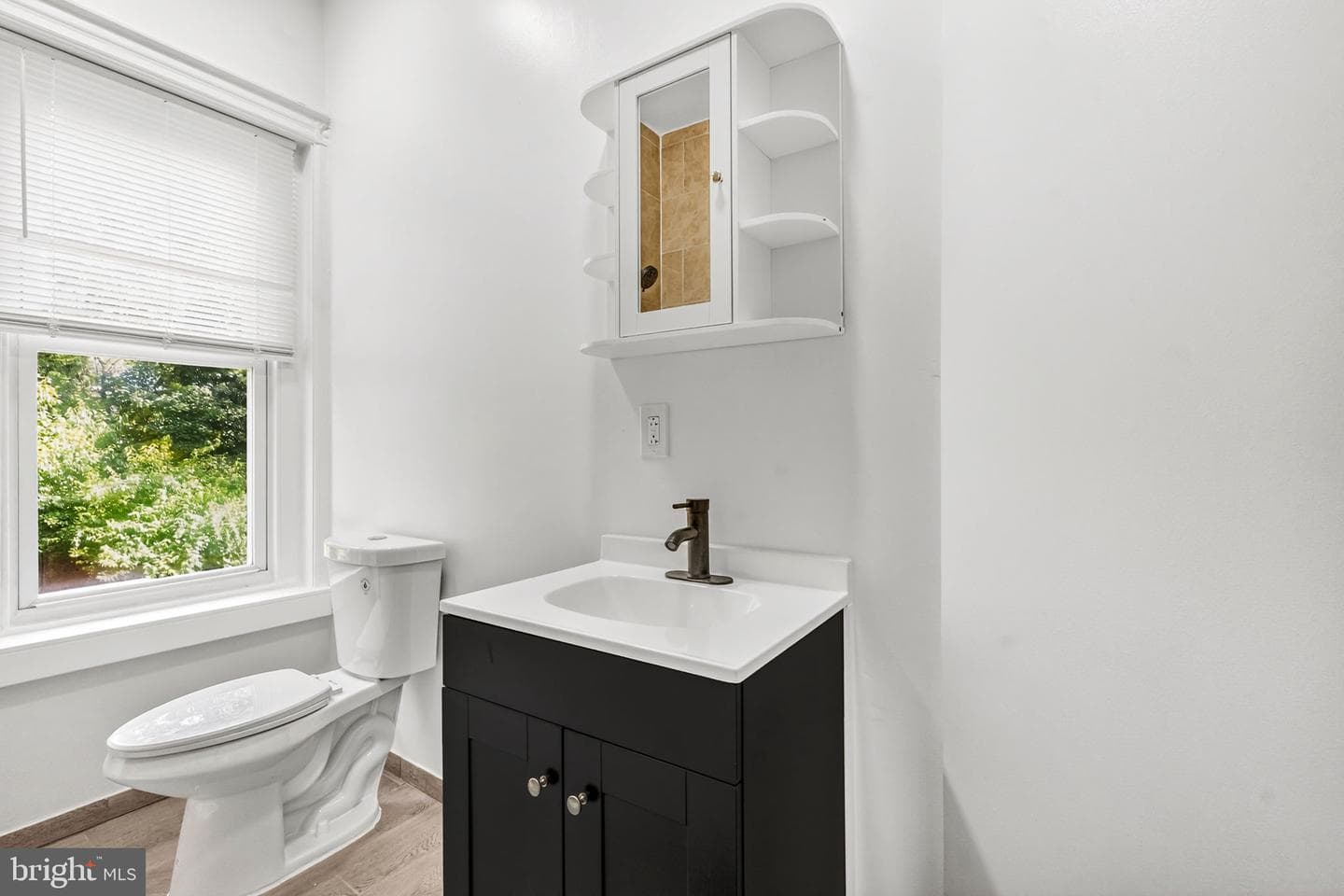 216 W Penn Street photo 18