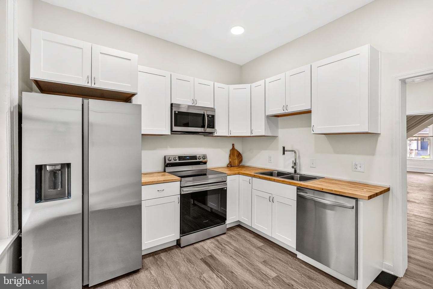 216 W Penn Street photo 8