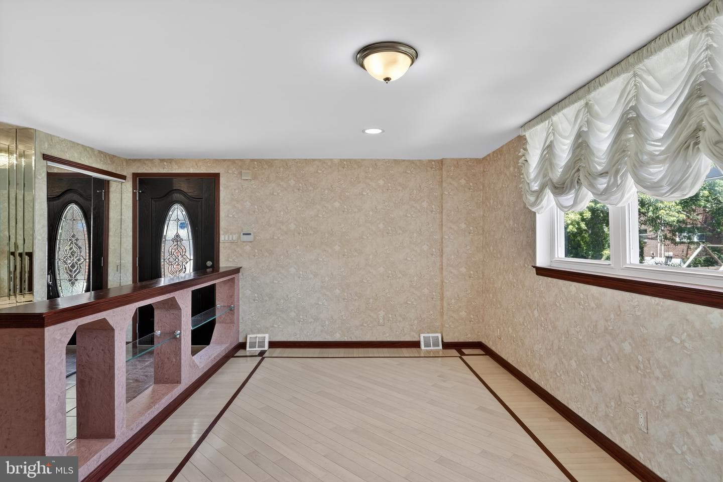 327 Nandina Street photo 6