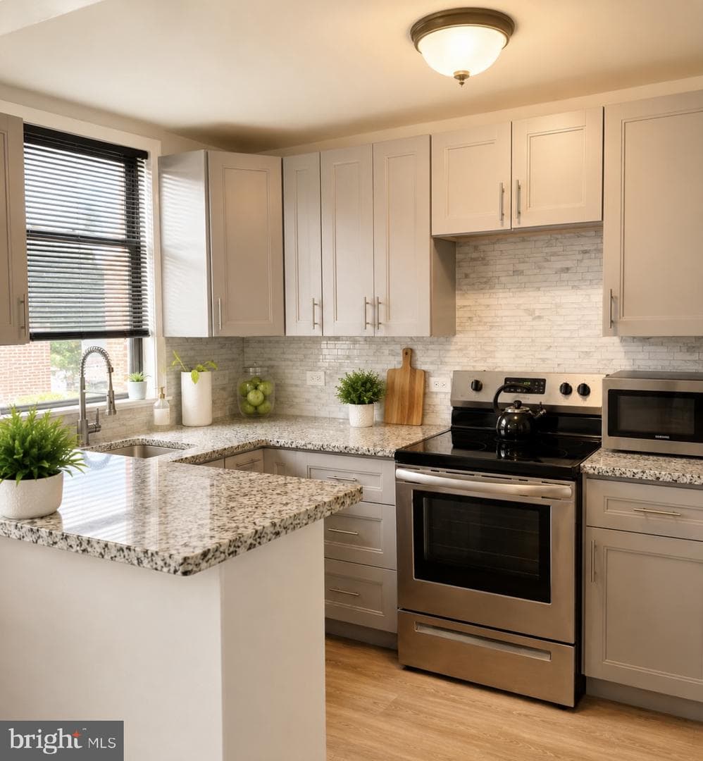 1122 Elbridge Street photo 4