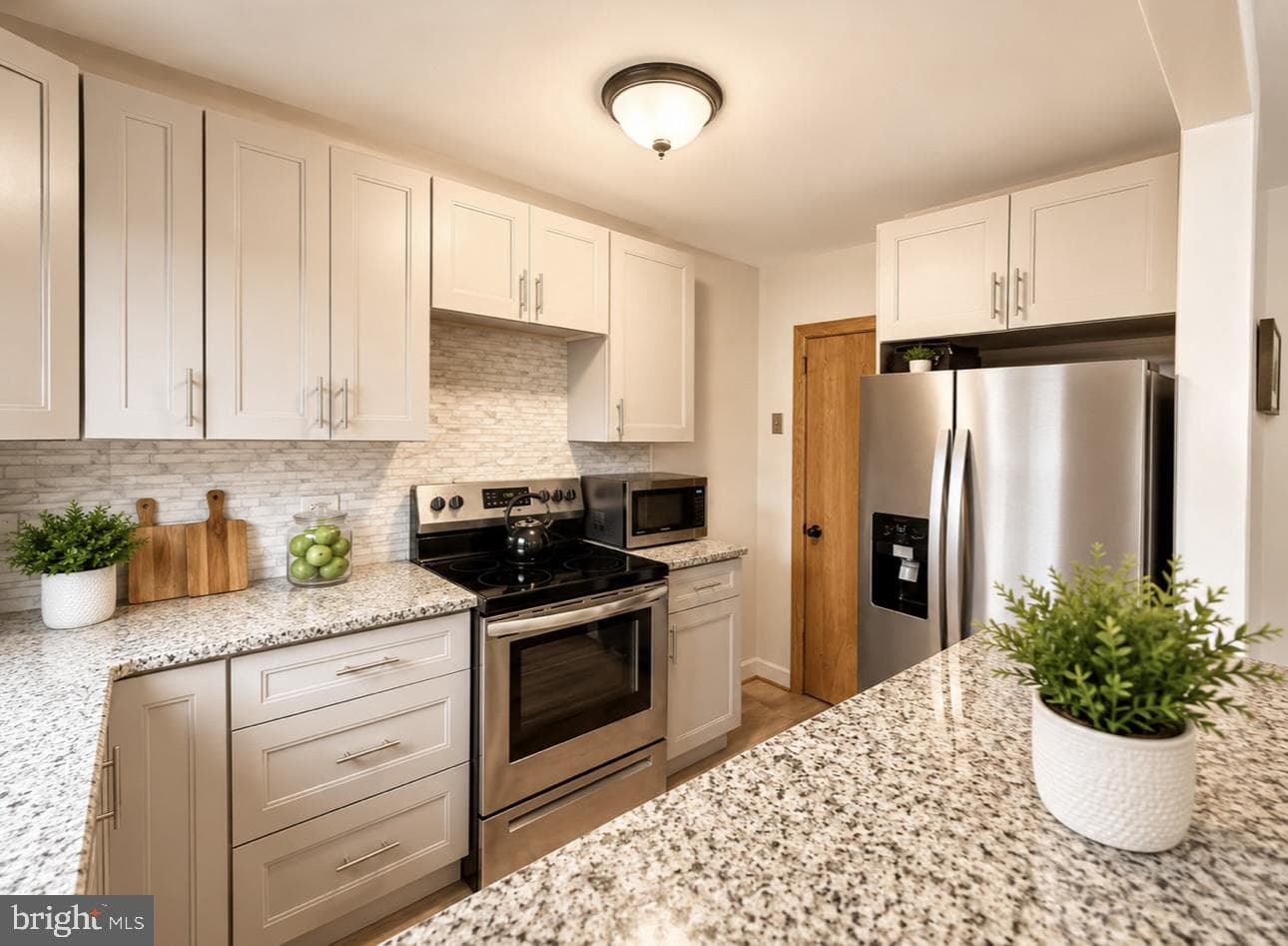 1122 Elbridge Street photo 5