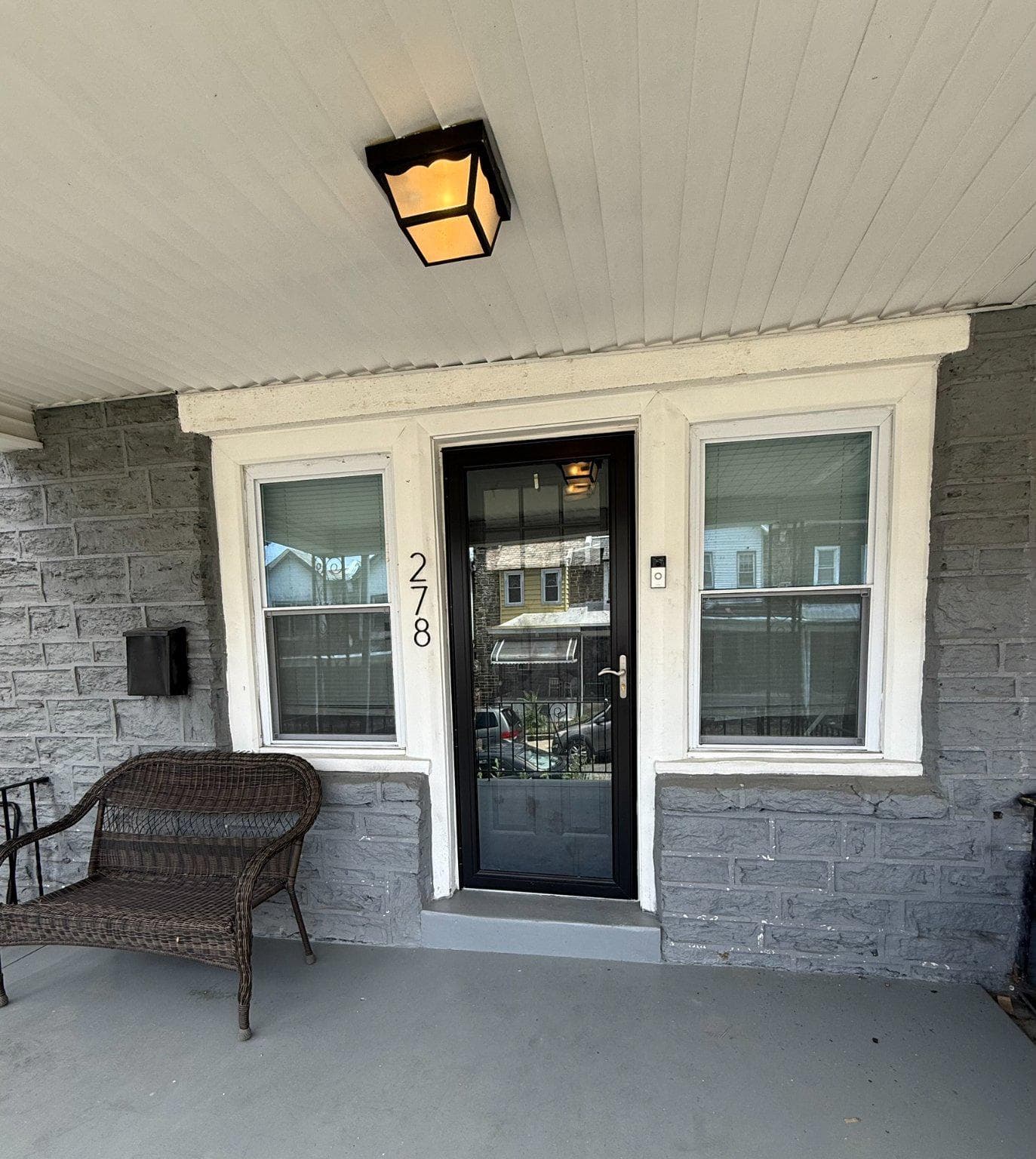 278 E Queen Ln photo 13