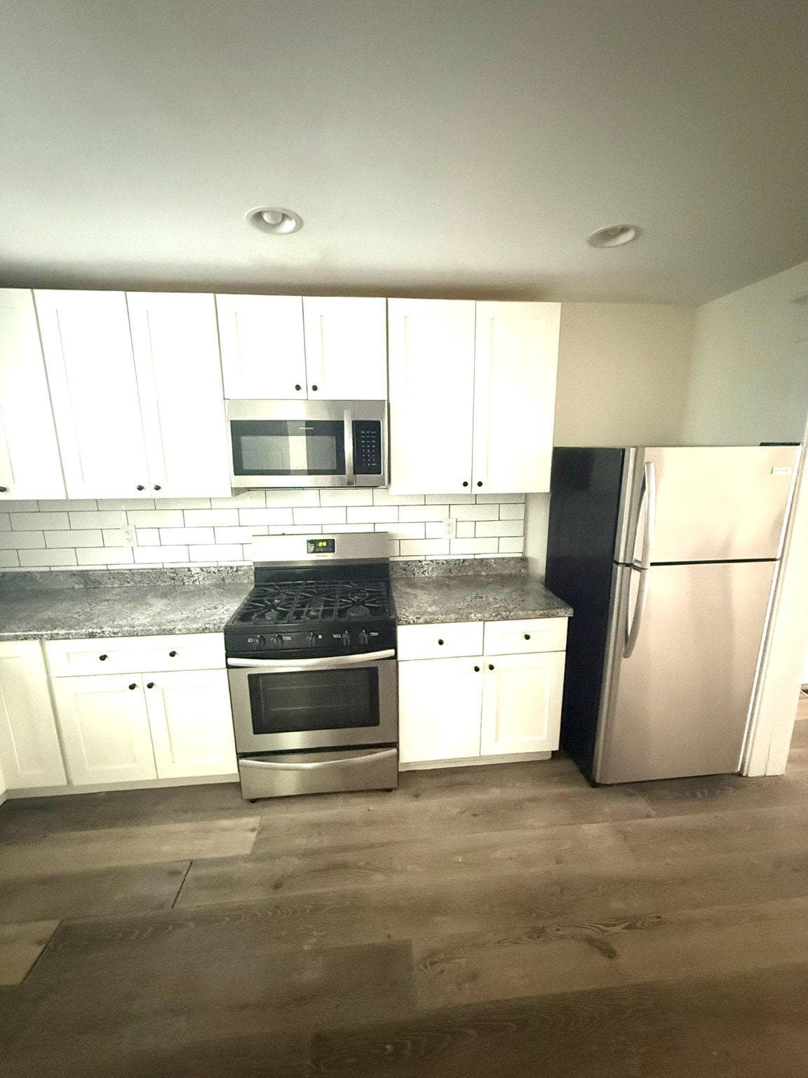 278 E Queen Ln photo 5