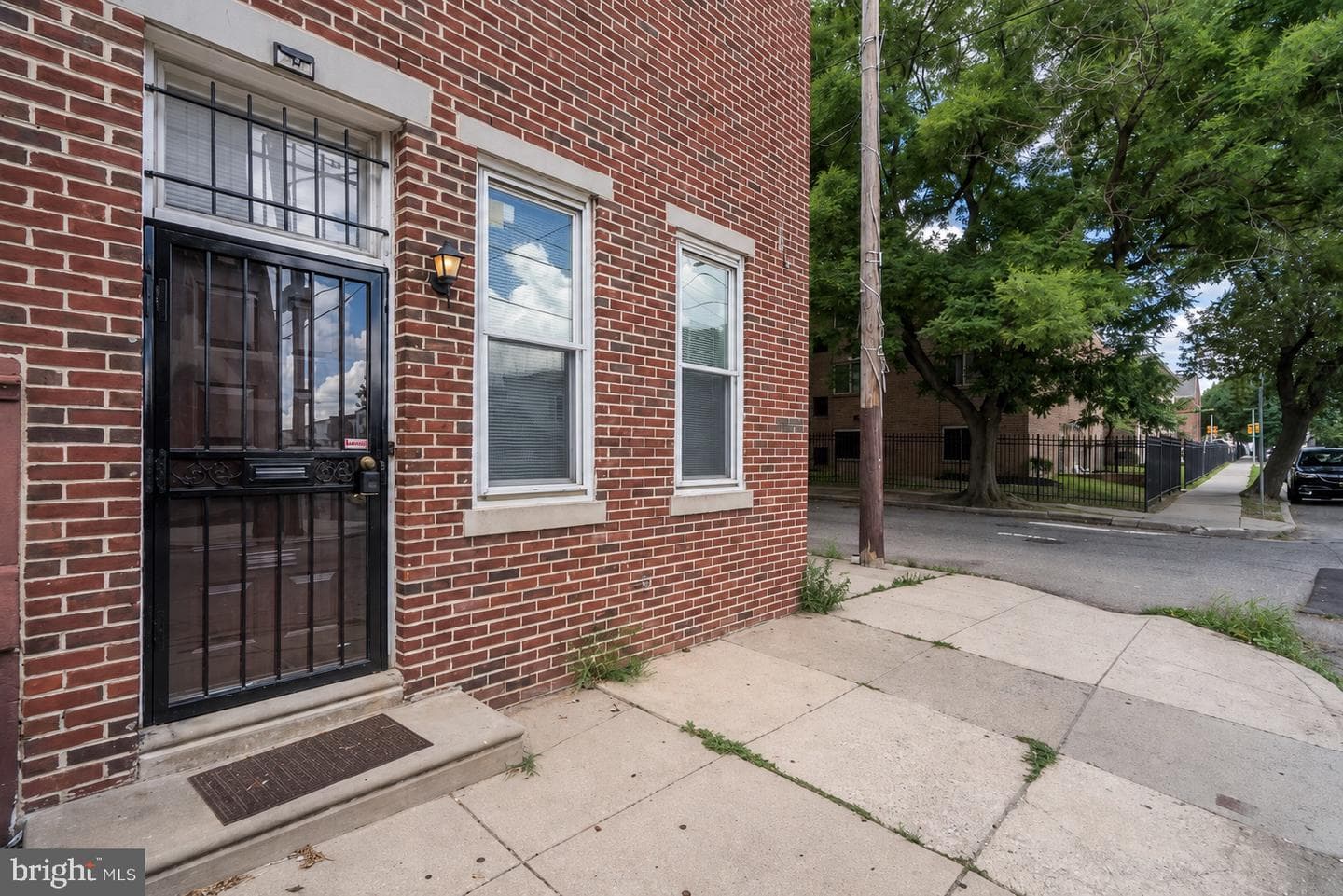 1619 W Master St photo 20