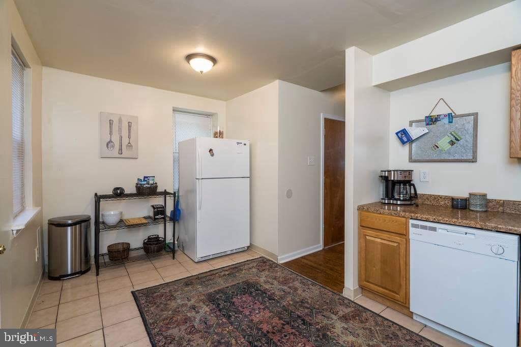 1619 W Master St photo 8
