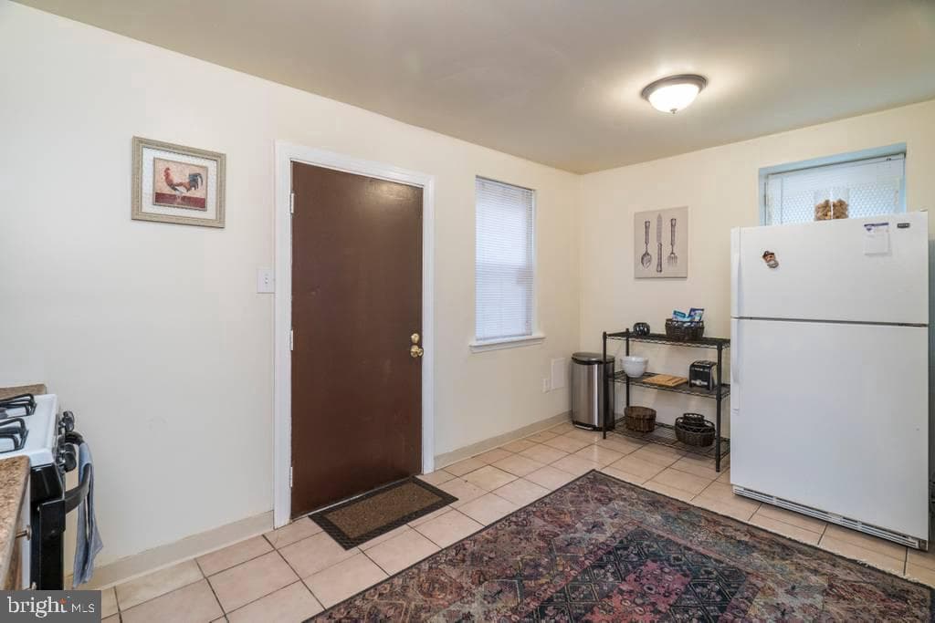 1619 W Master St photo 9