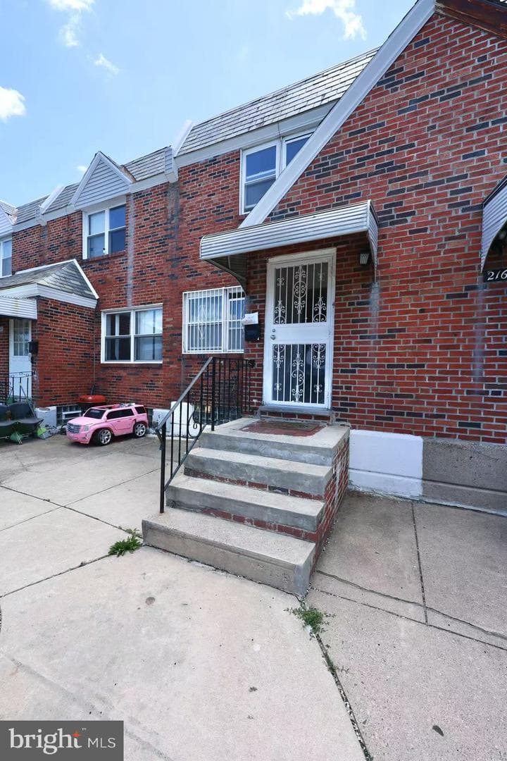 2166 Knorr Street photo 4
