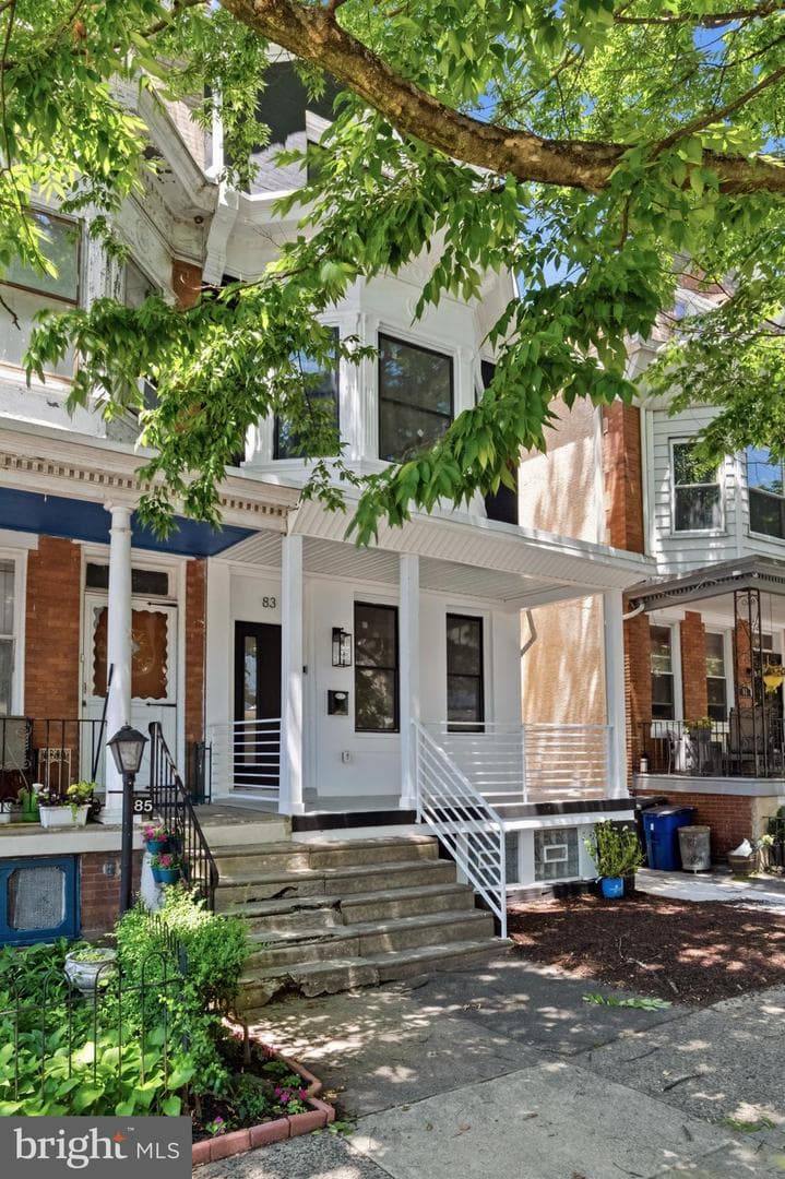 83 W Sharpnack Street photo 27