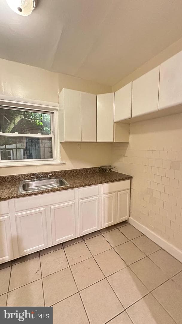 920 E Schiller St photo 32