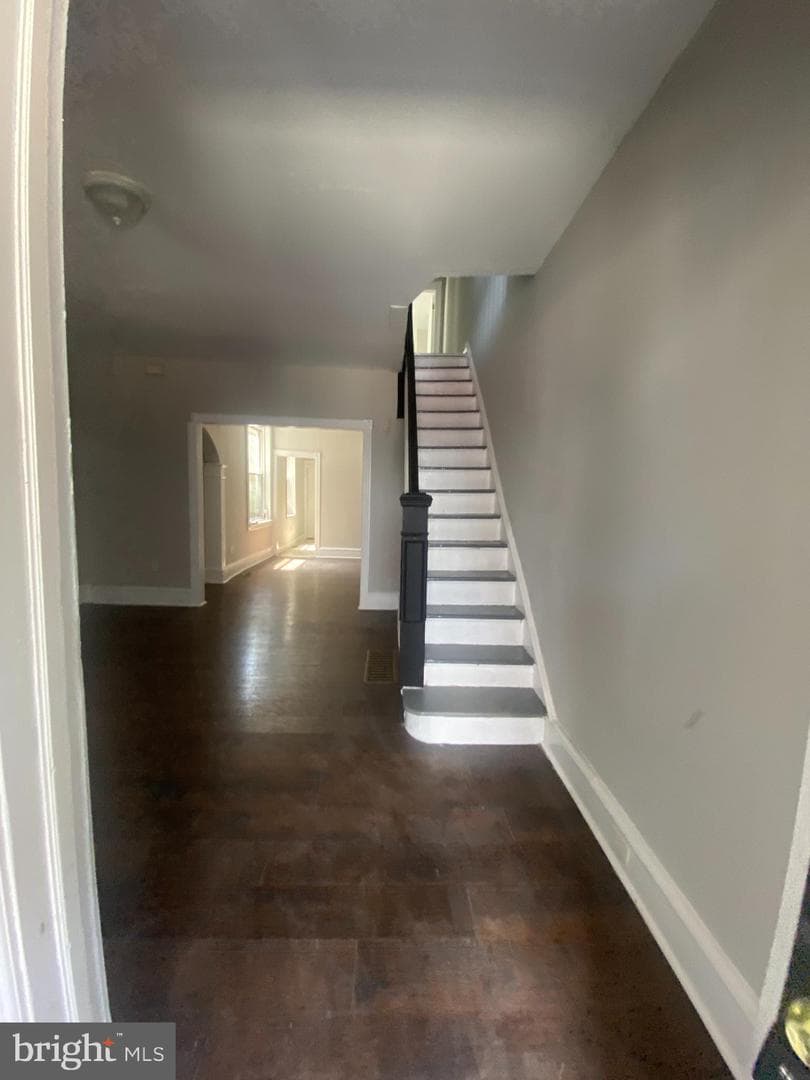 139 W Hansberry Street photo 3