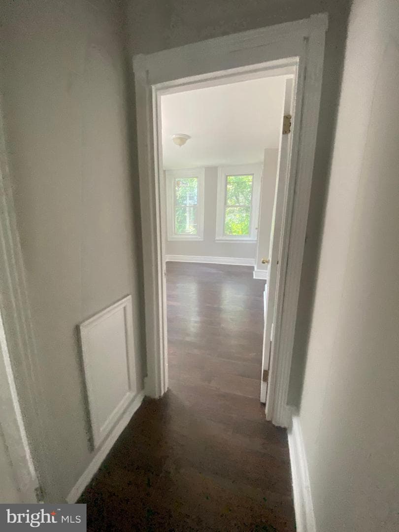 139 W Hansberry Street photo 35