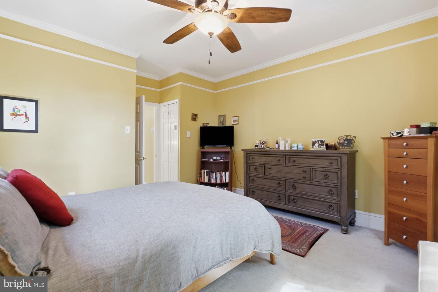 241 E Highland Avenue photo 20