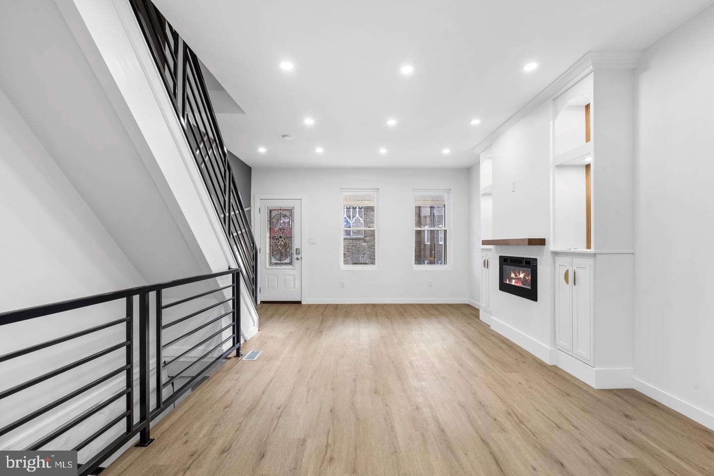 5541 Race Street photo 15