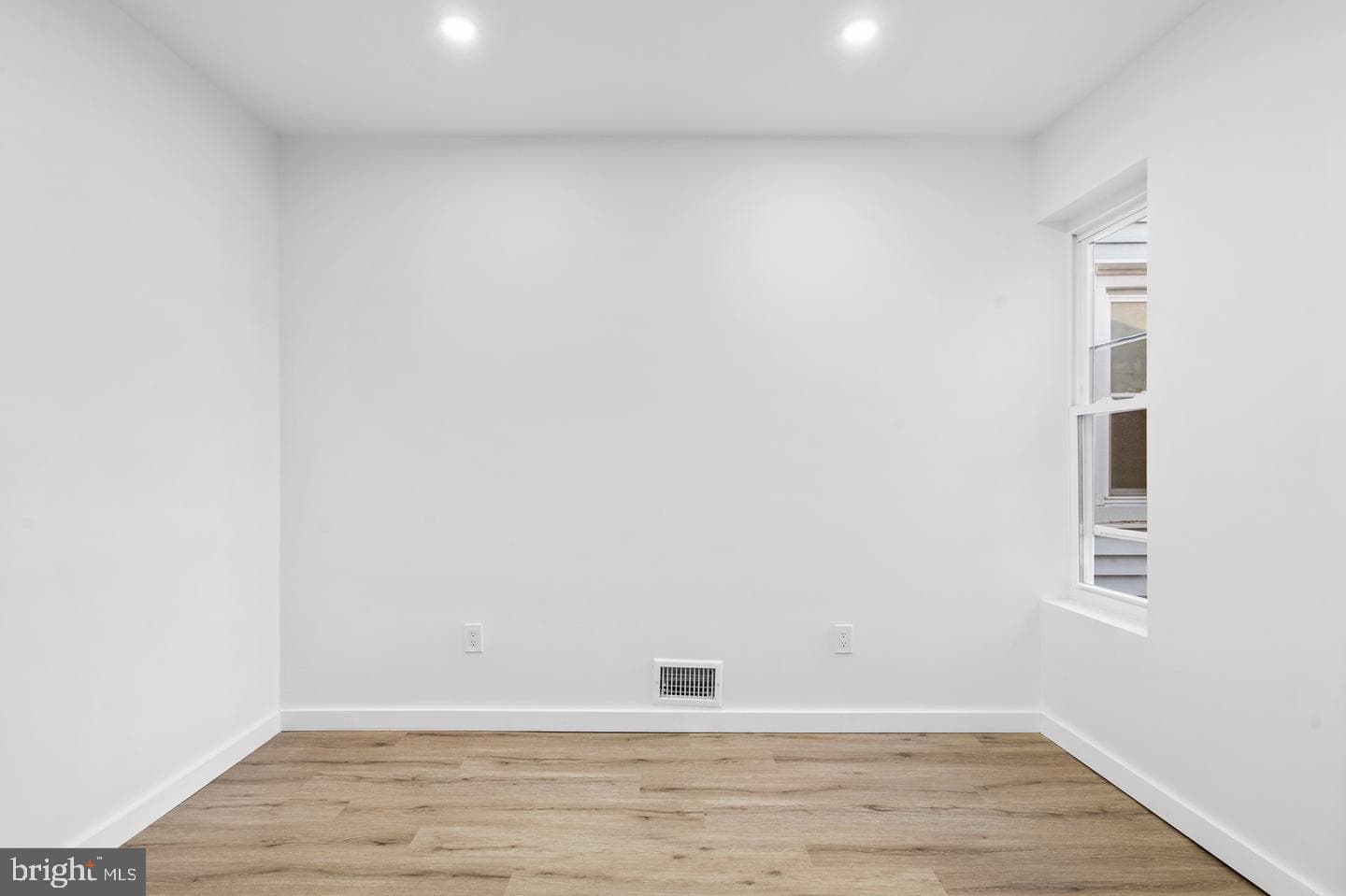 5541 Race Street photo 23