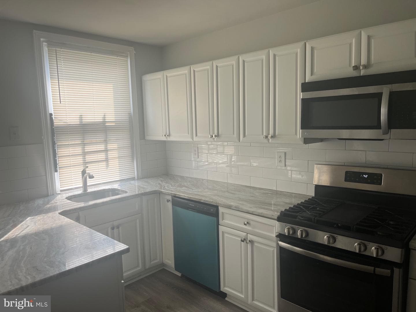 4559 Aldine Street photo 9