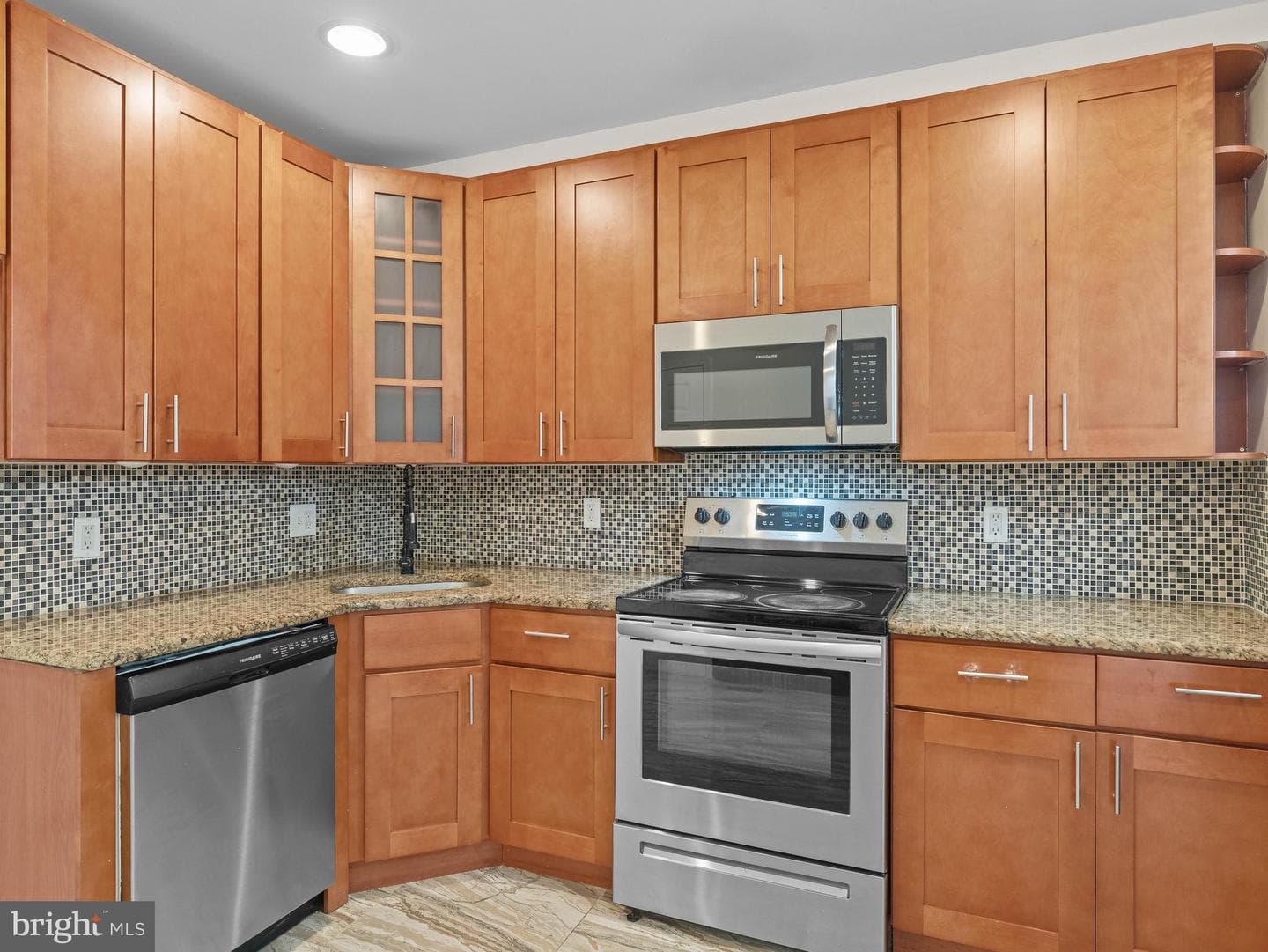 407 W Abbottsford Avenue photo 13