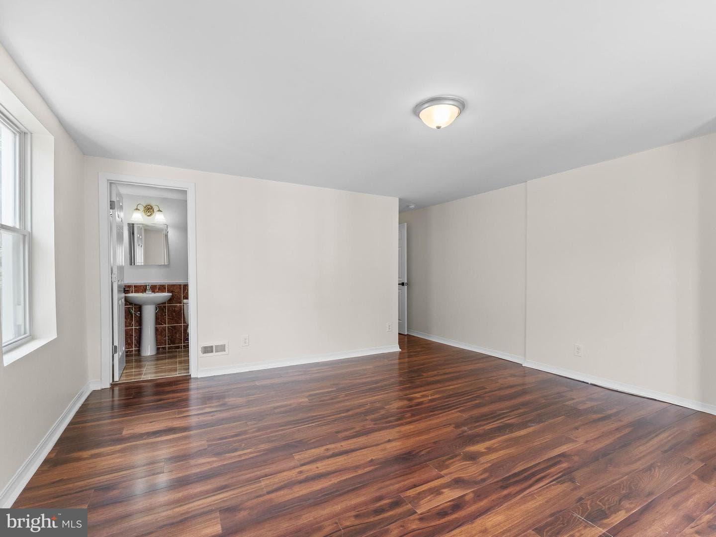 407 W Abbottsford Avenue photo 17