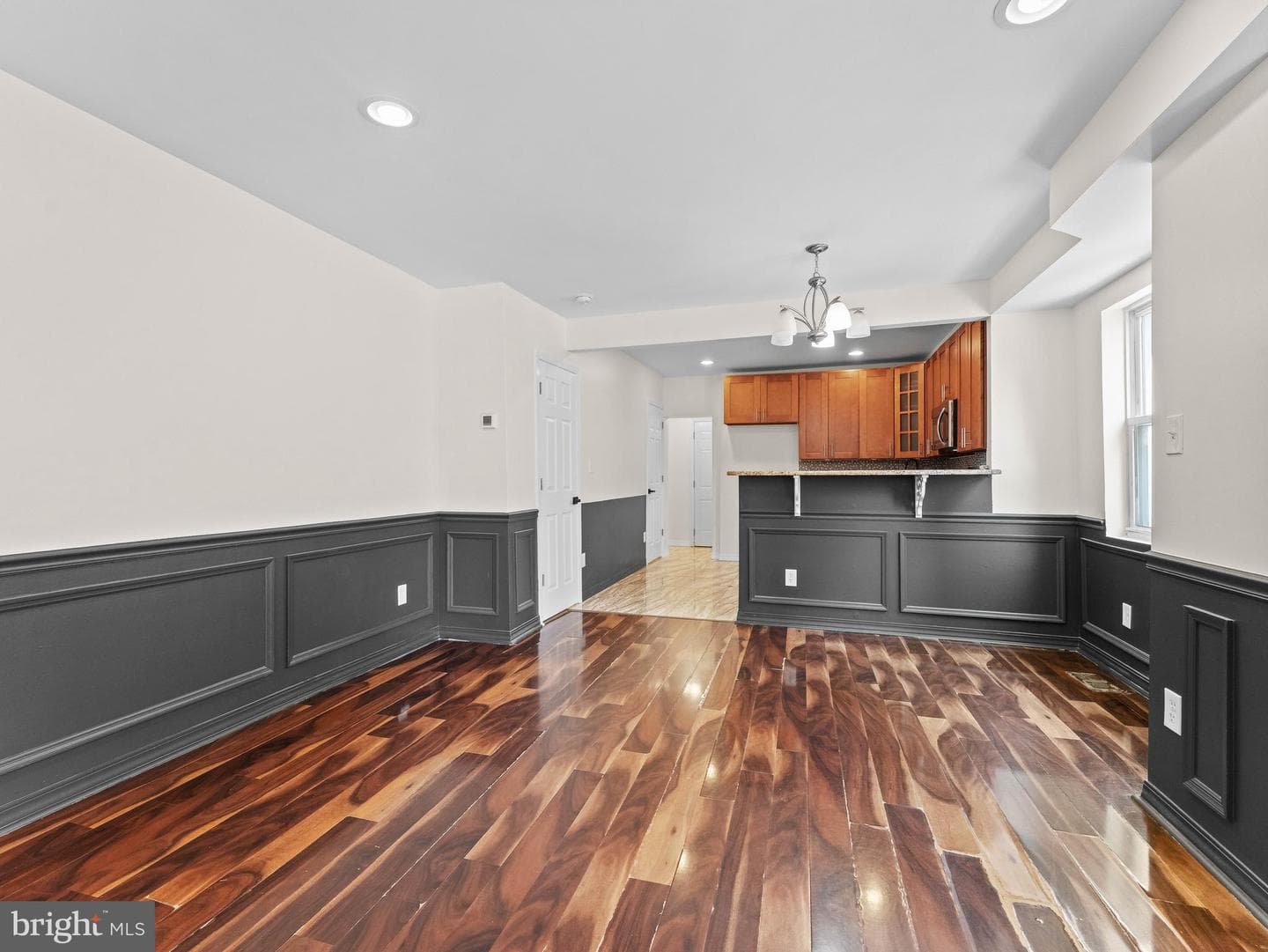 407 W Abbottsford Avenue photo 7