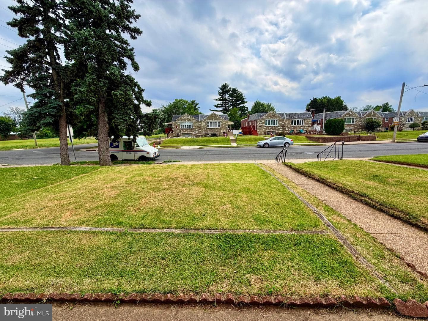 1437 Napfle Avenue photo 4