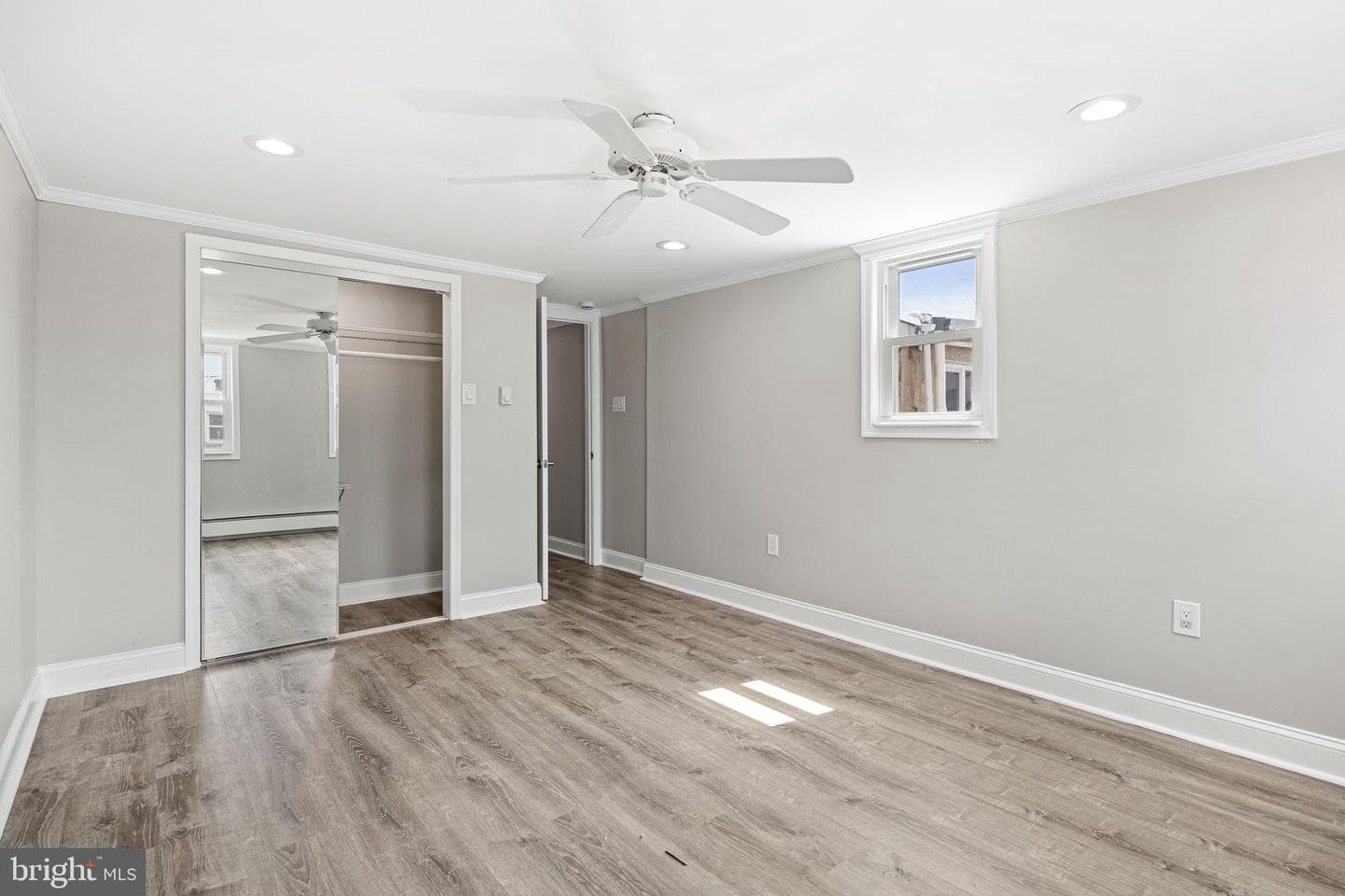 2856 Mercer St photo 16