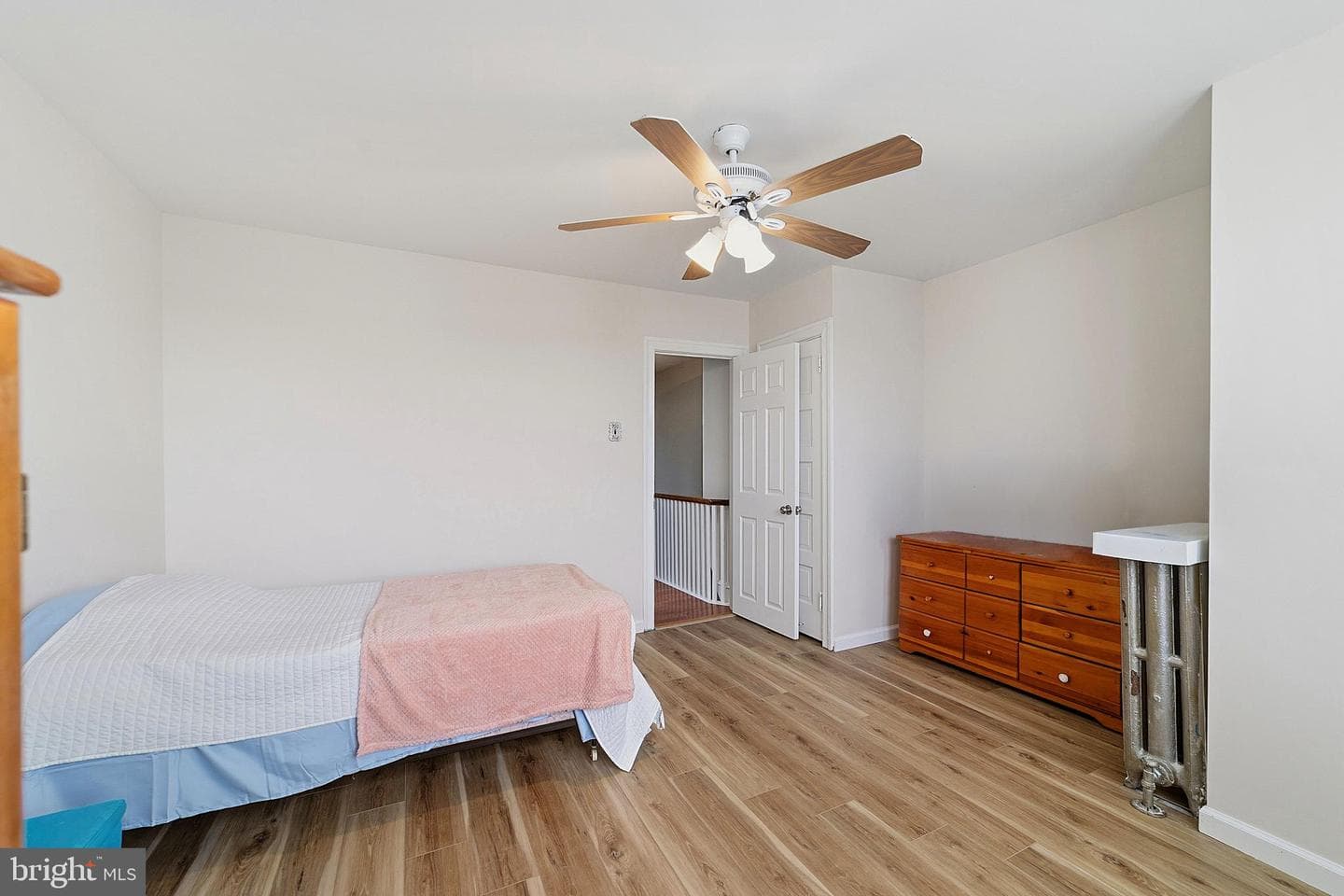 529 E Clarkson Avenue photo 16