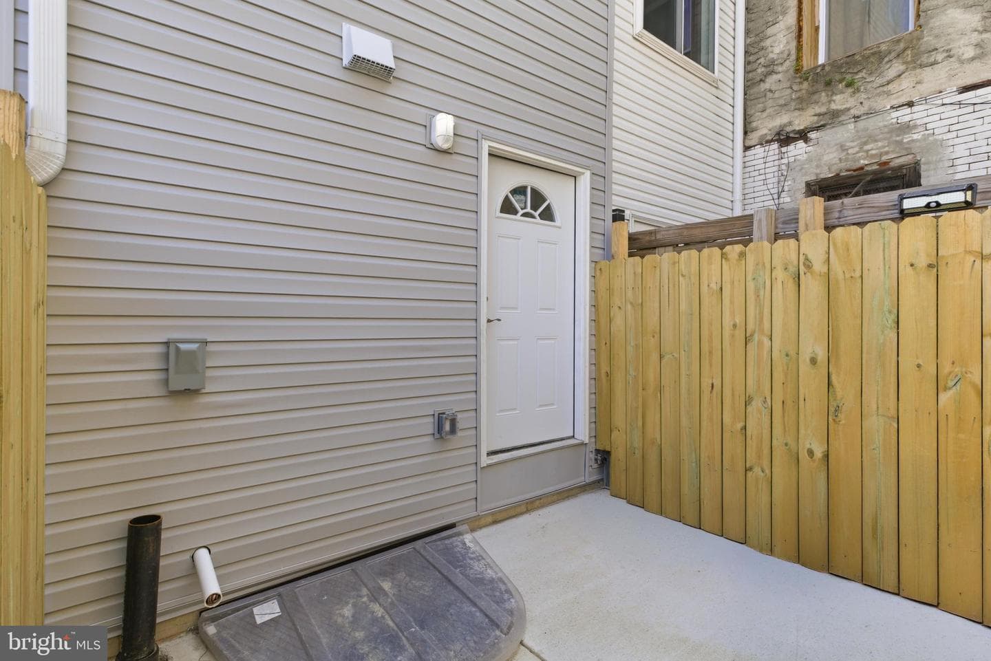1511 W Flora Street photo 13
