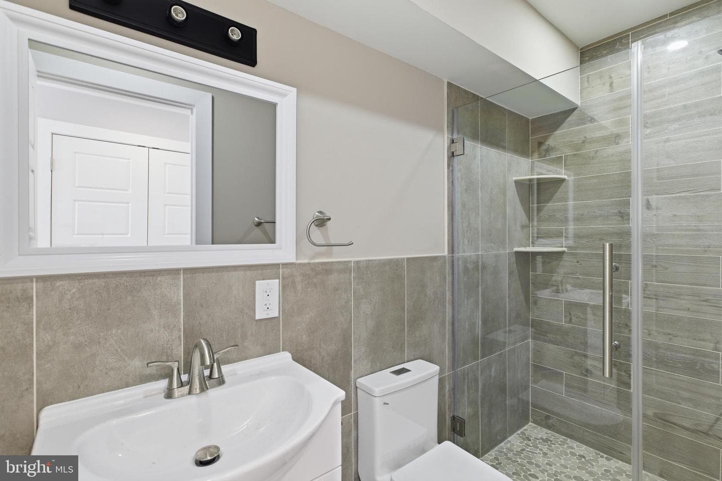 1511 W Flora Street photo 24