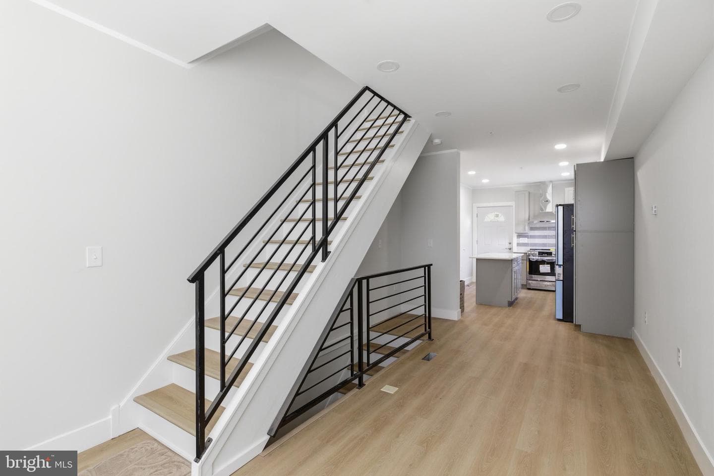 1511 W Flora Street photo 5